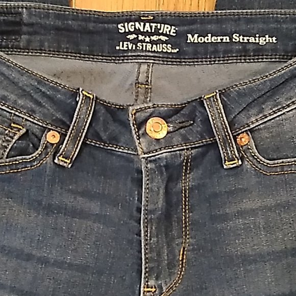 Levi Signature Modern Straight Jeans. Sz 6 - Picture 4 of 9